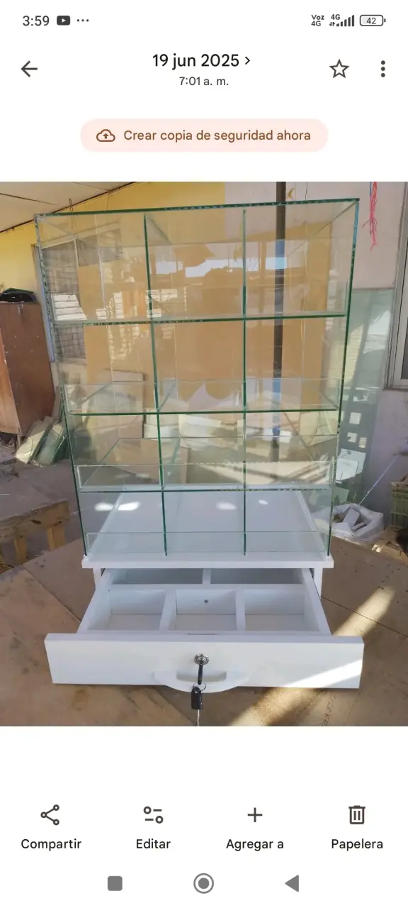 Vitrina de vidrio con cerradura - 2