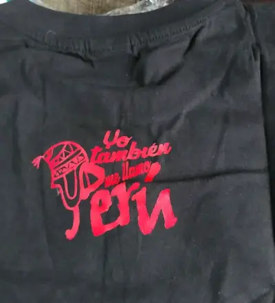 Polera con diseño de Perú - miniatura 2