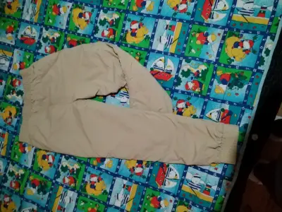 Pantalones cargo beige - miniatura 2