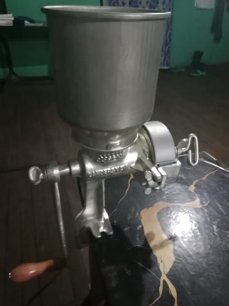 Molino manual de metal - 3