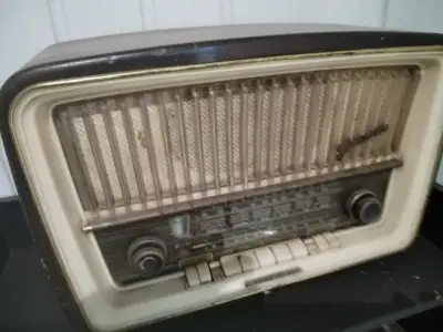 Radio antigua Telefunken Gavotte 8U - miniatura 2