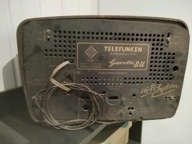 Radio antigua Telefunken Gavotte 8U - 4