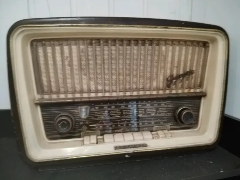 Radio antigua Telefunken Gavotte 8U - 5
