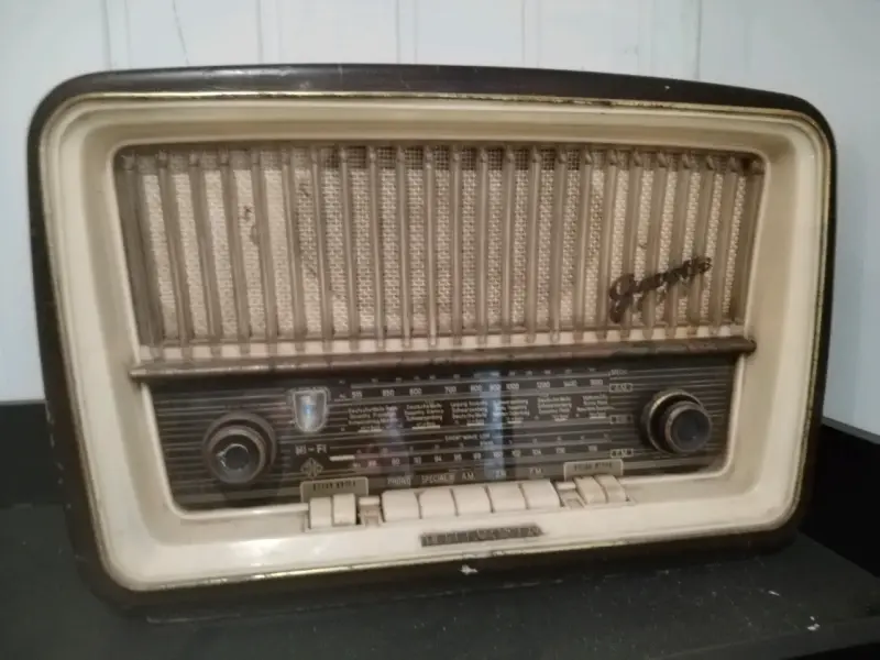 Radio antigua Telefunken Gavotte 8U - 6