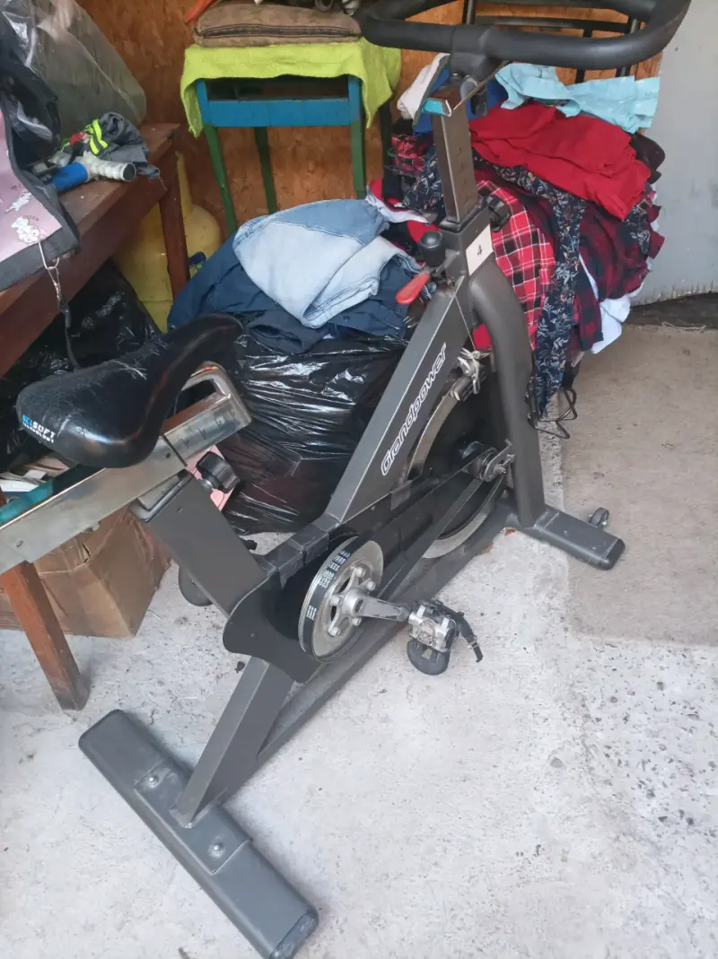 Bicicleta estática CardioPower negra - 1