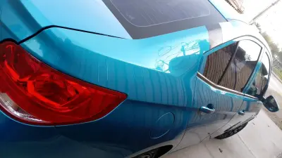 Auto Chevrolet azul en buen estado - miniatura 3