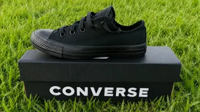 Zapatillas negras Converse - miniatura 1