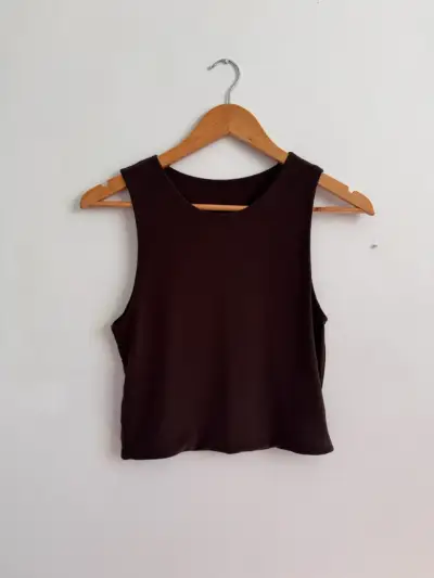 Polera sin mangas marrón - miniatura 1