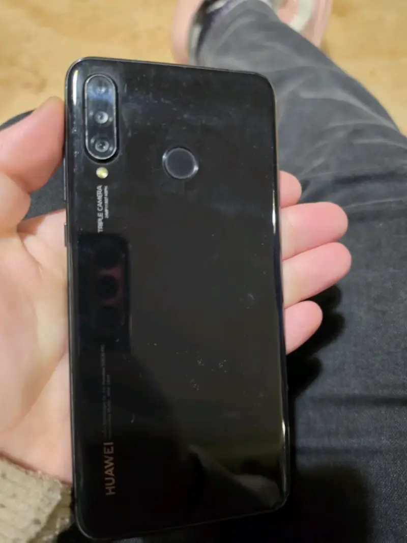 Smartphone Huawei triple cámara - 1