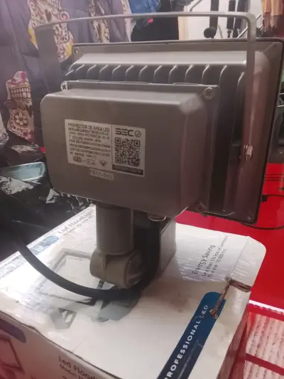 Proyector de área LED 20W - miniatura 1
