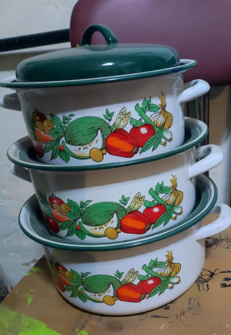 Juego de ollas vintage esmaltadas