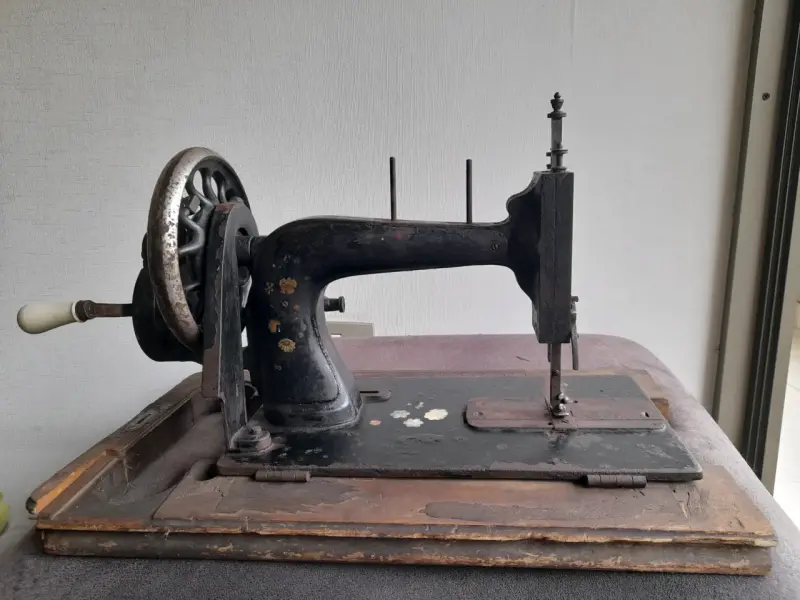Máquina de coser vintage - 2