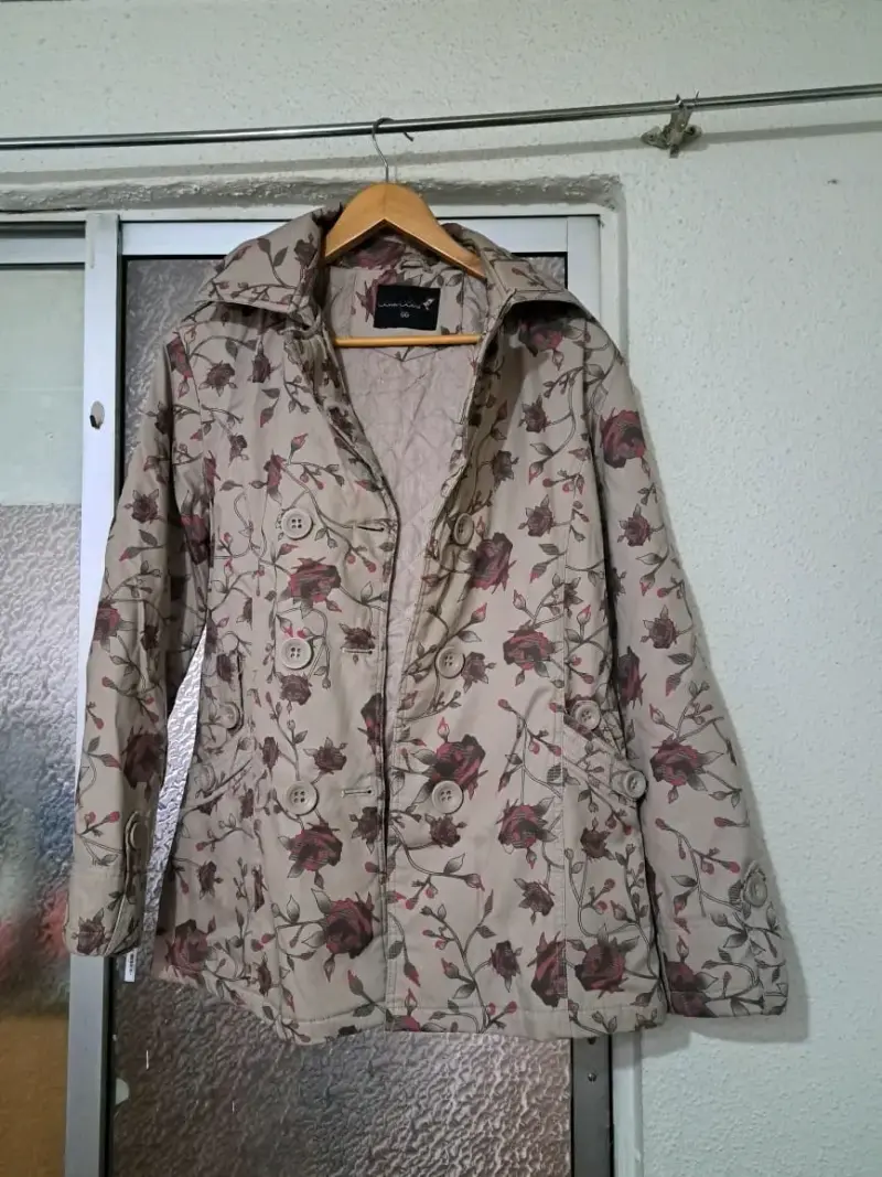 Abrigo floral beige - 1