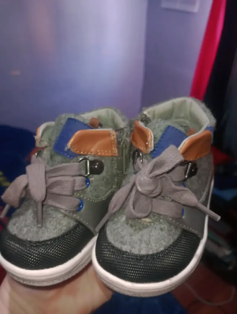 Zapatillas infantiles grises - 2