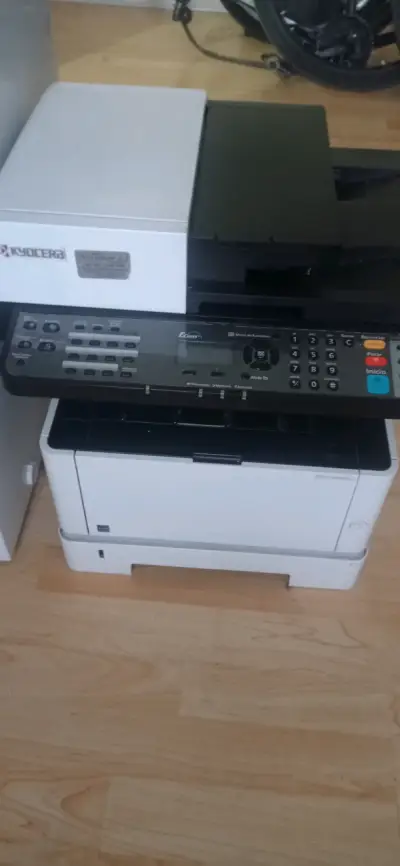 Impresora multifuncional Kyocera - miniatura 2