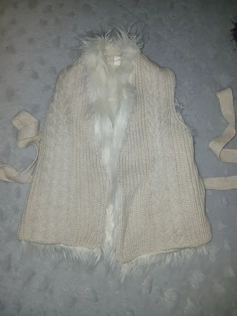 Chaleco sin mangas tejido beige - 1