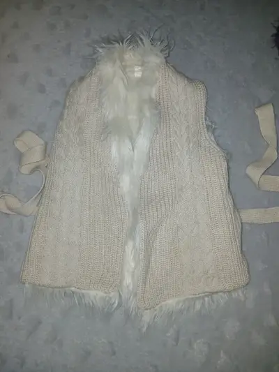 Chaleco sin mangas tejido beige - miniatura 1