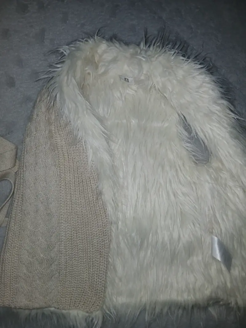Chaleco sin mangas tejido beige - 2