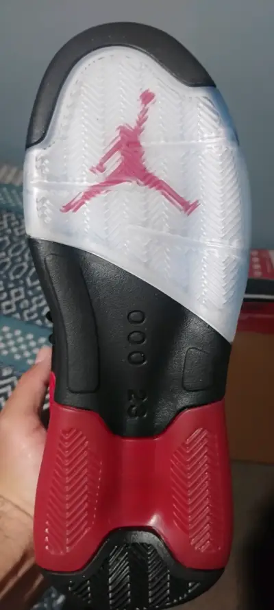 Zapatillas Jordan jumpman  negras y rojas - miniatura 2