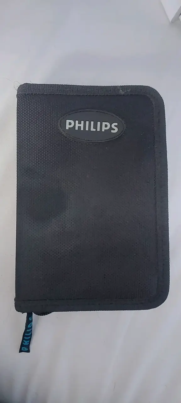 Estuche Philips con sus conectores usb - 1