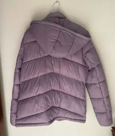 Chaqueta puffer lavanda nueva sin etiqueta - miniatura 2