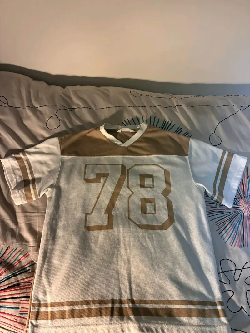 Polera estilo NFL Hym