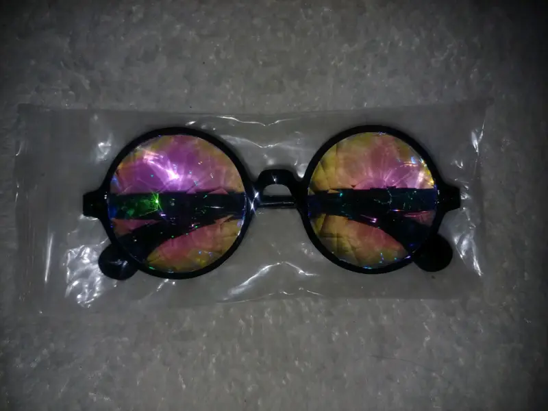 Gafas caleidoscópicas de colores