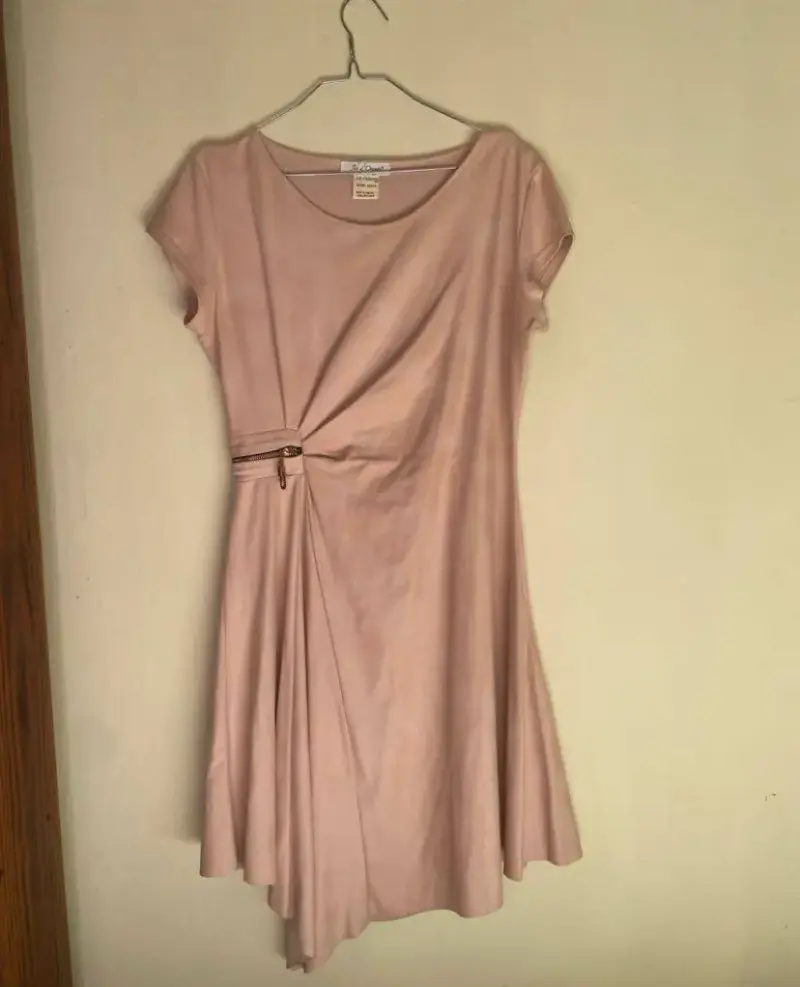 Vestido rosado original y elegante - 1