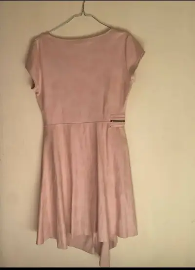 Vestido rosado original y elegante - miniatura 3