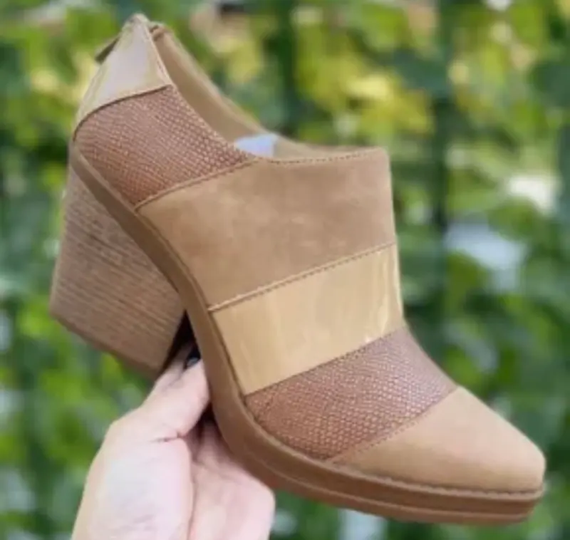 Zapato taco alto marrón