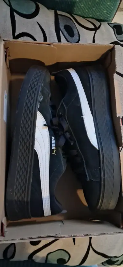 Zapatillas negras Puma usadas - miniatura 1