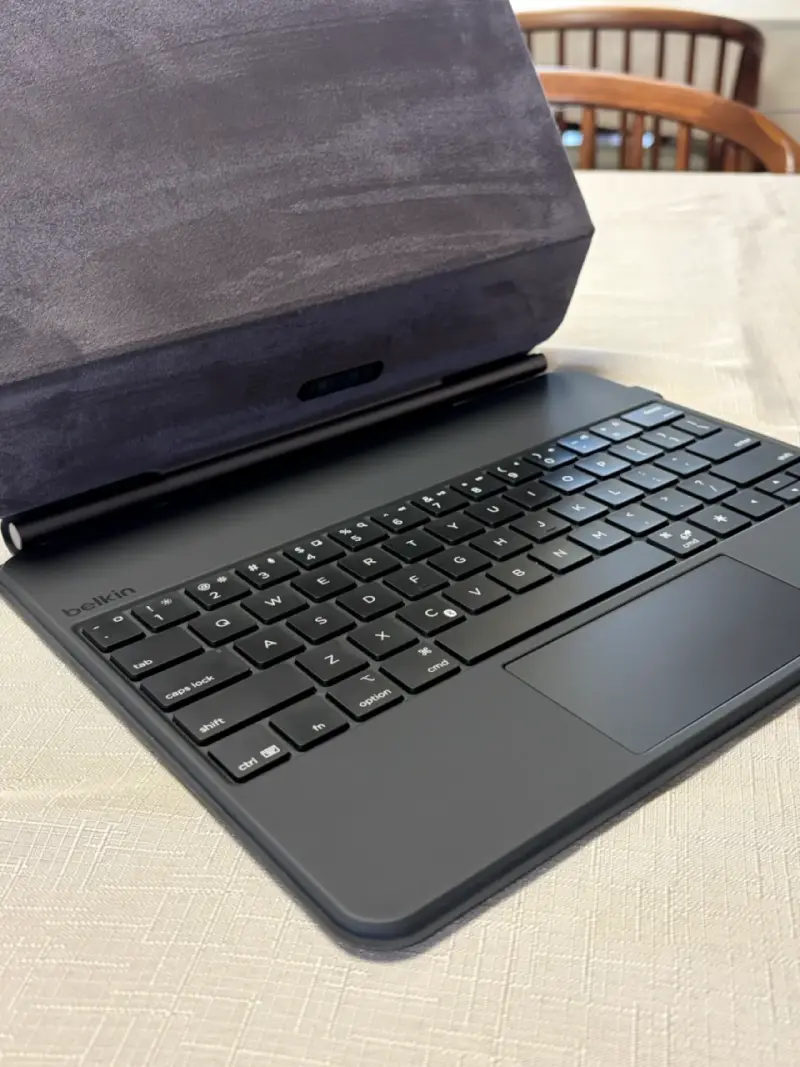 Funda Teclado Belkin para IPad Pro 13 M4/M5 - 1