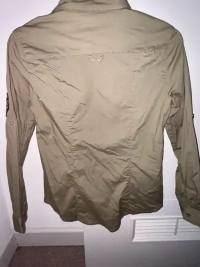 Camisa Verde con Insignias - miniatura 3