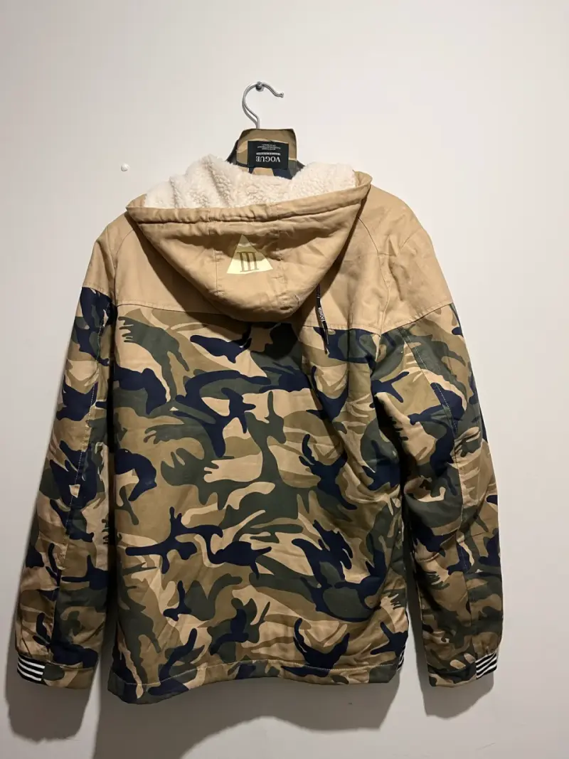 Chaqueta camuflaje con capucha - 3