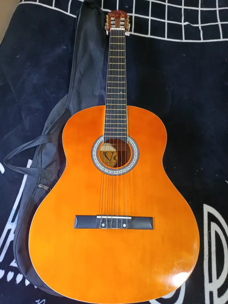 Guitarra clásica VG - 3