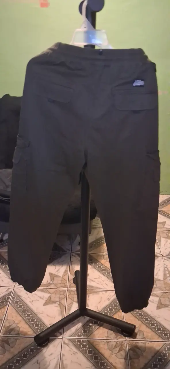 Pantalones cargo verde oscuro - 2