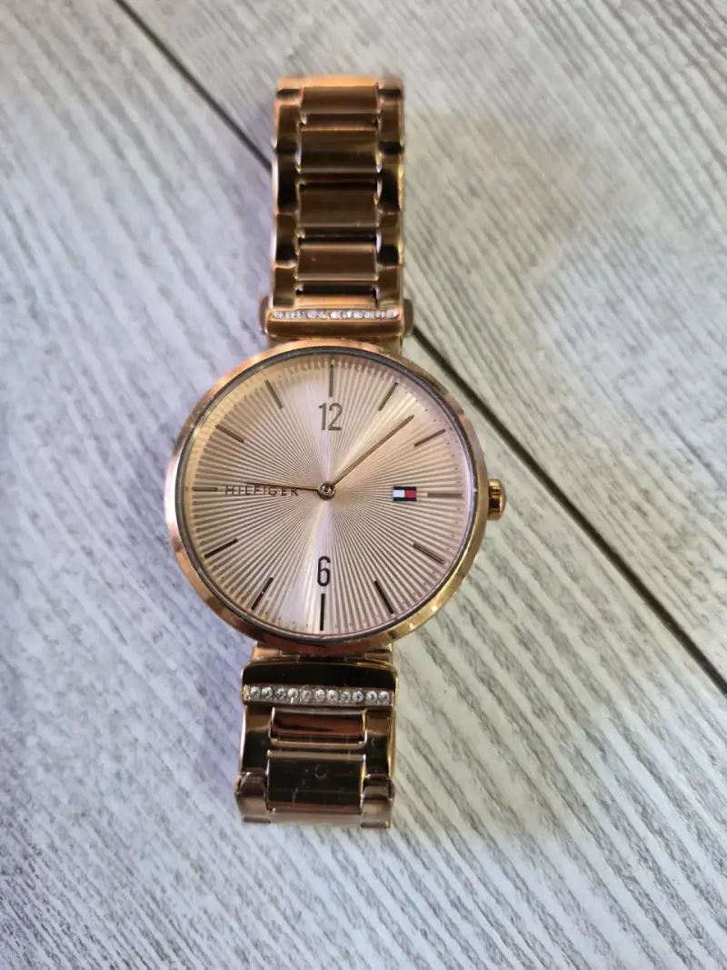 Reloj dorado Tommy Higfiler - 2