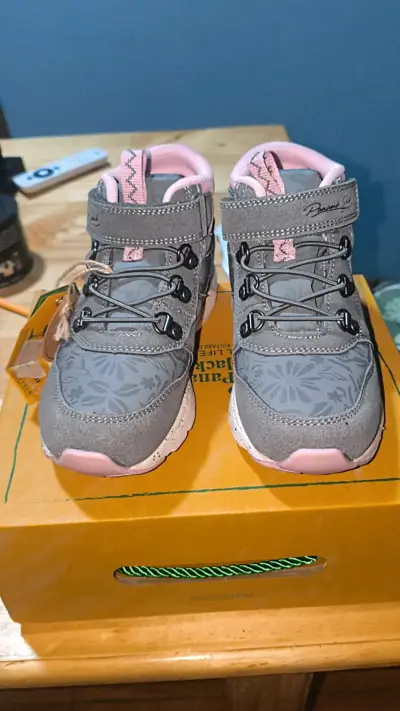 Botines grises con detalles rosados - miniatura 1