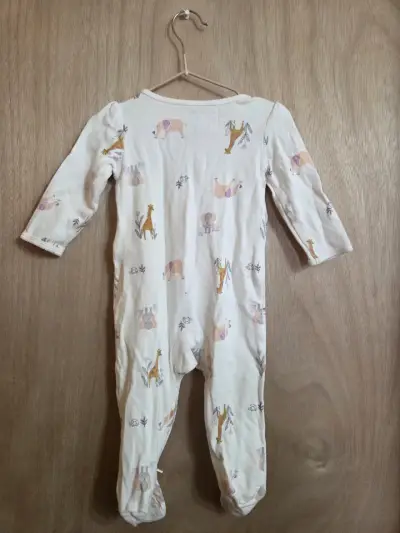 Pijamas enteritos floral para bebé - miniatura 4