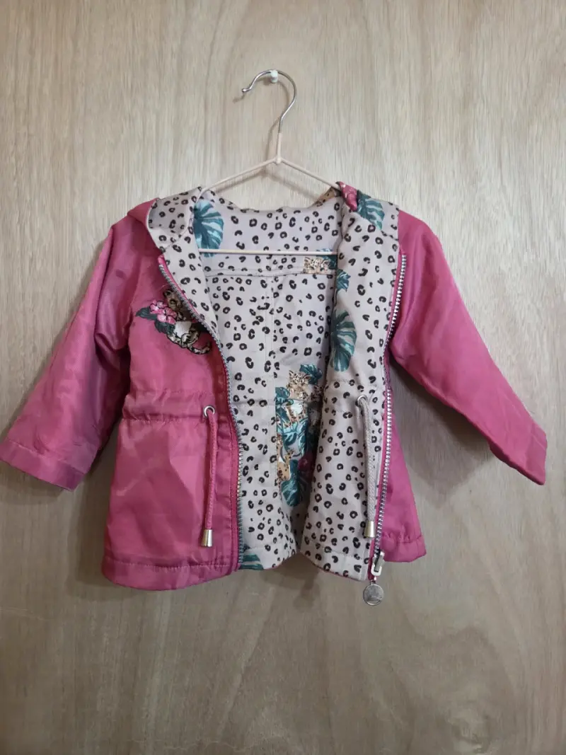 Chaqueta rosada reversible