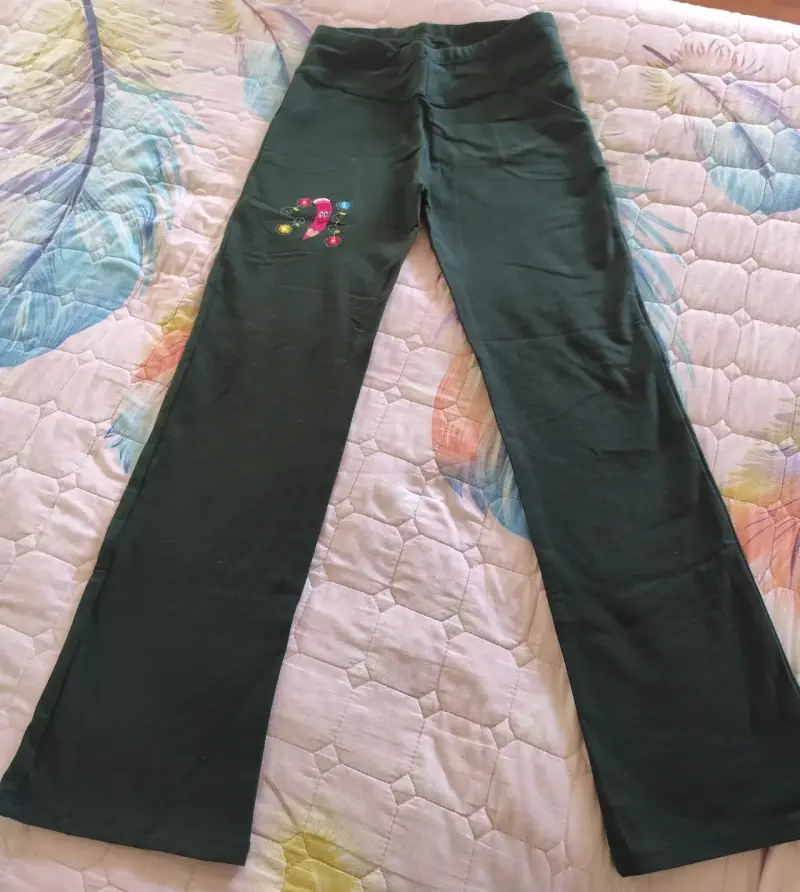 Ropa Educadora y zapatillas conver - 2