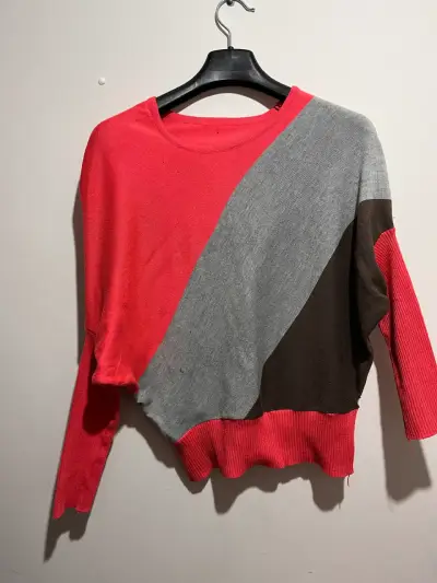 Sweater de colores vibrantes - miniatura 1