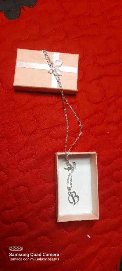 Collar con dije de letra - miniatura 1
