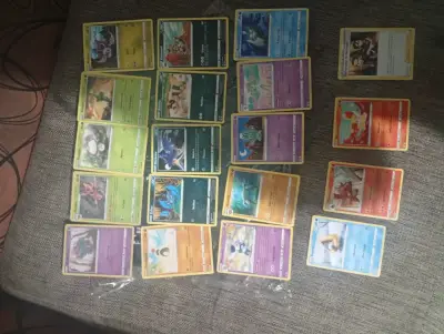 Colección de cartas Pokémon - miniatura 1