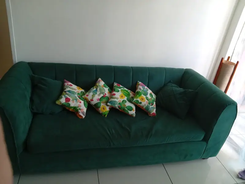 Sofá color verde - 1