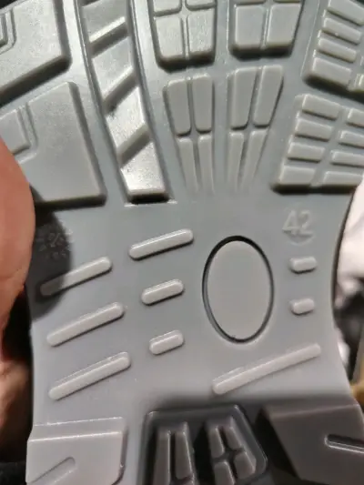 Zapatillas de seguridad negras talla 42 - miniatura 3