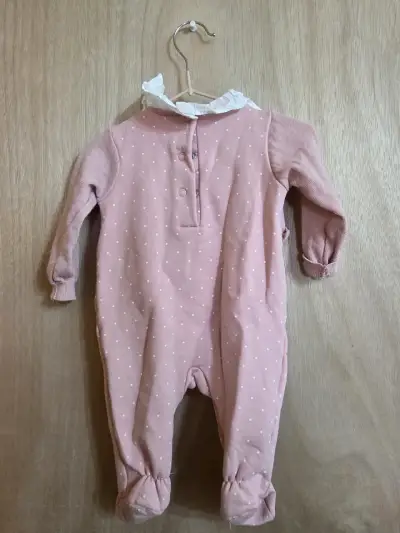 Enterito bebé rosado con chaqueta - miniatura 2
