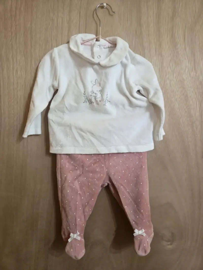 Conjunto bebé rosado con conejo