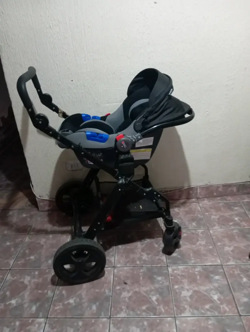Coche de bebé con silla extraíble - 1