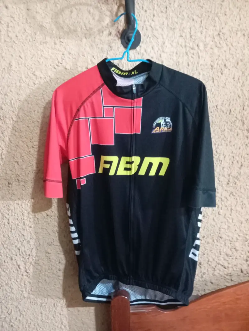 Camiseta ciclismo ABM roja y negra - 1